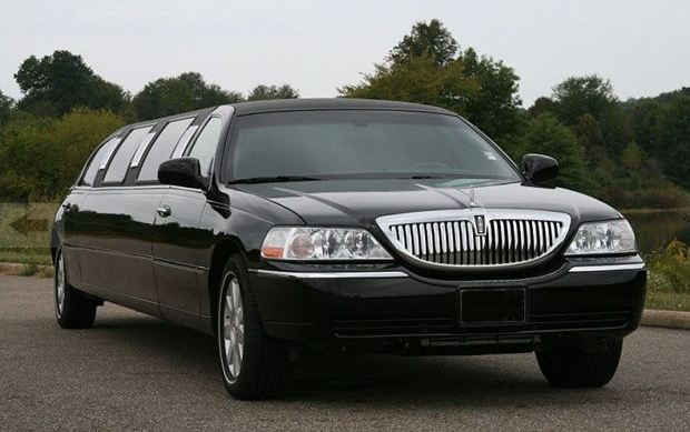 Black Lincoln Stretch Limos West Chester